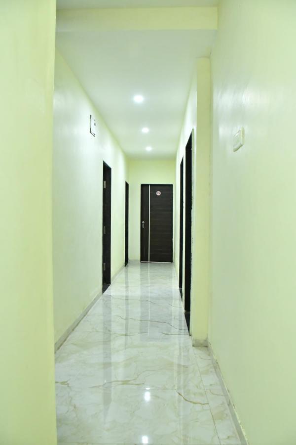 Hotel Kalika Residency Akalkot Kültér fotó