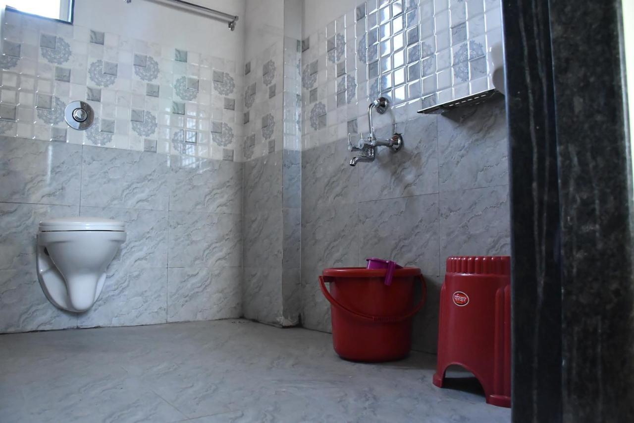 Hotel Kalika Residency Akalkot Kültér fotó