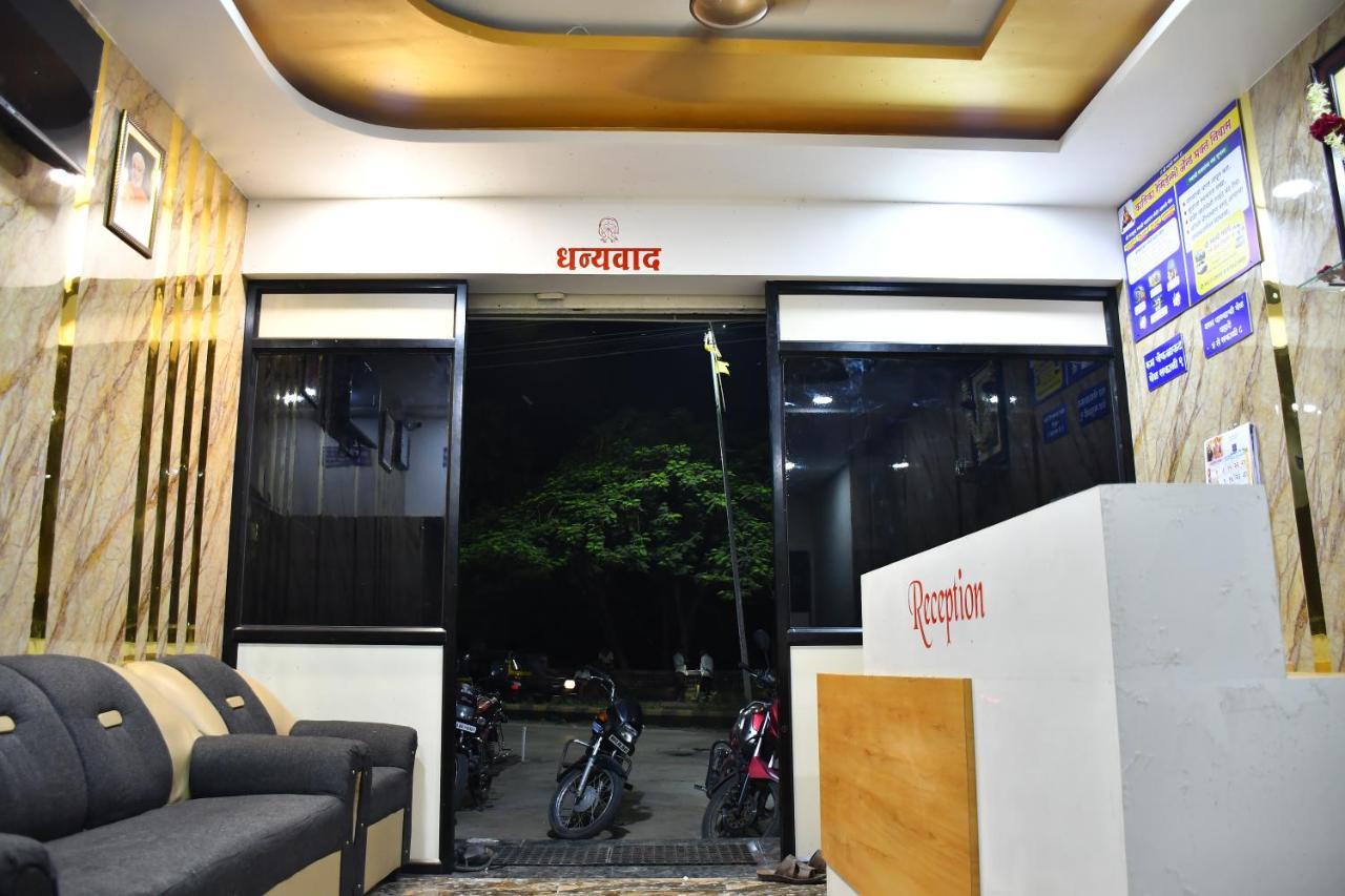 Hotel Kalika Residency Akalkot Kültér fotó
